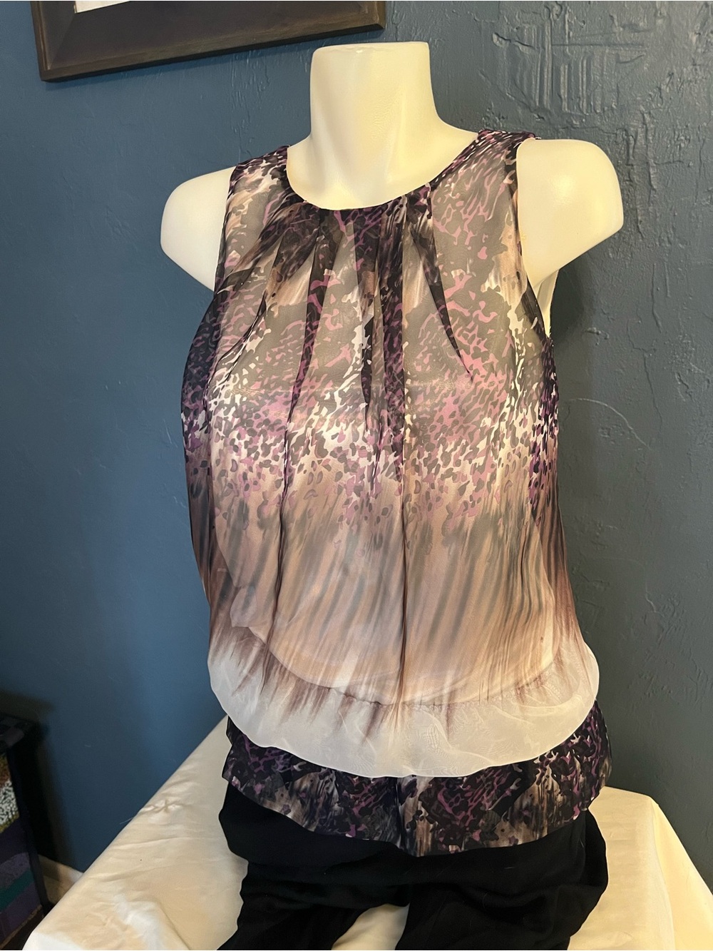 Sleeveless Ombre Animal-Print Blouse in Purple and Cream